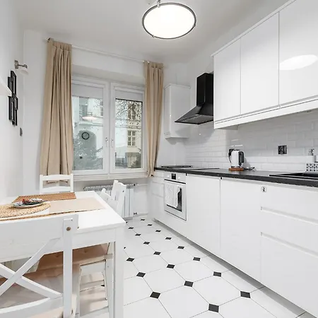 Apartmán Rentplanet - Chmielna Varšava
