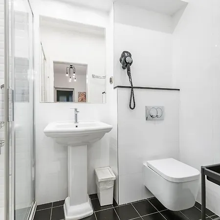 Appartamento Rentplanet - Chmielna Varsavia