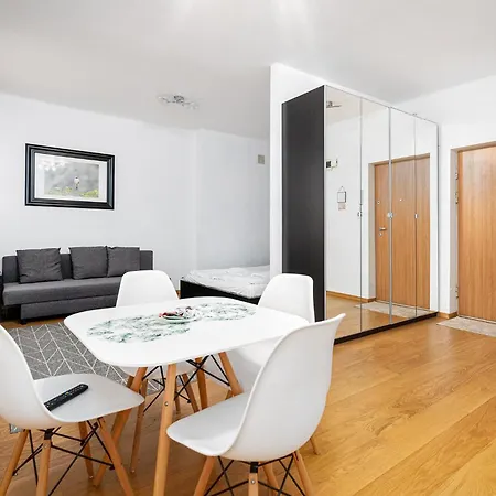 Rentplanet - Chmielna Apartment Warsaw